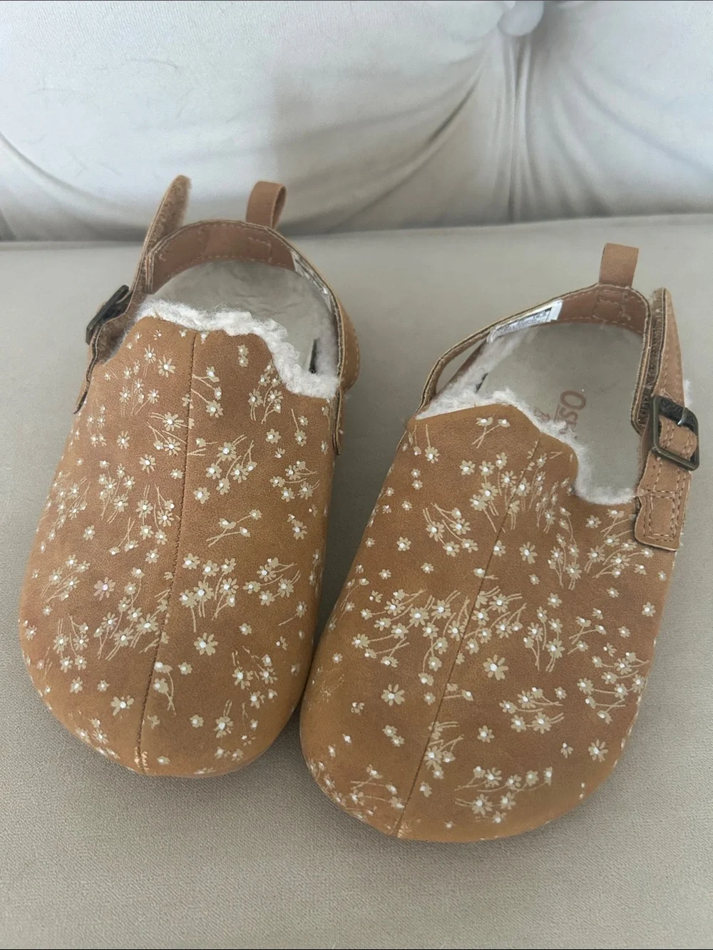 Toddler girl size 9 fit (size 10) clog Velcro back strap flower print